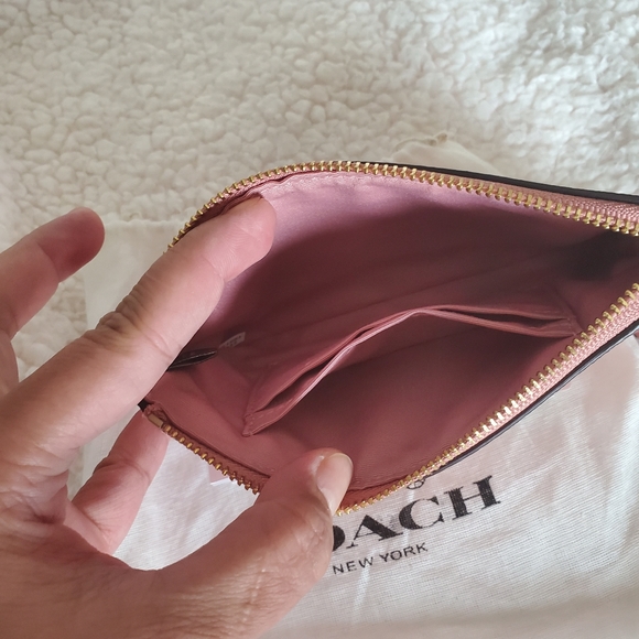 Coach - Picture 3 of 6